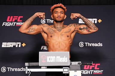 UFC格斗之夜：伯恩斯vs莫拉莱斯！赛前称重